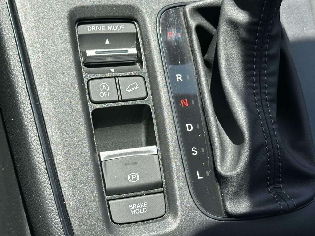 Used 2023 Silver Honda EX-L image 29