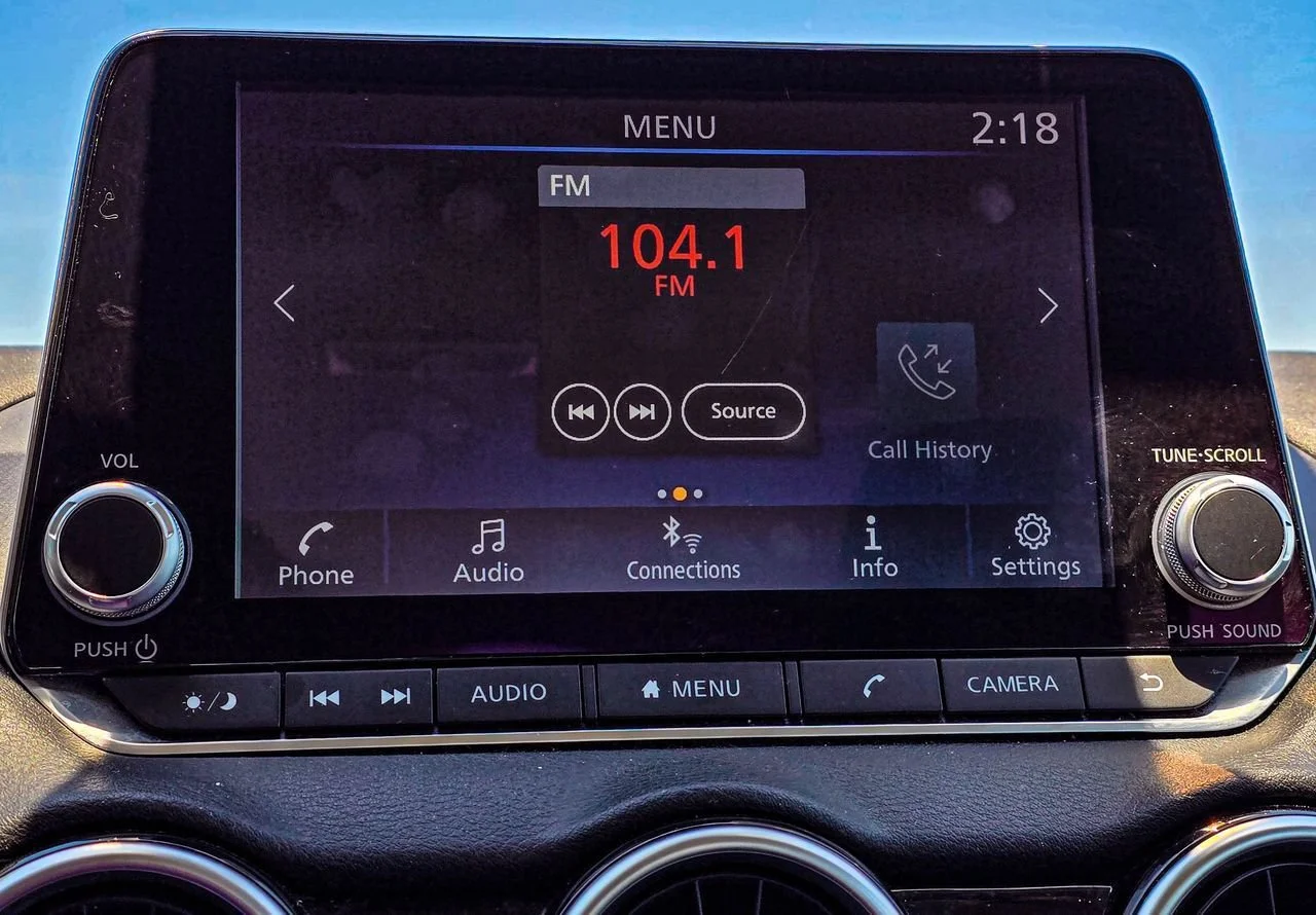 Used 2024  Nissan SV image 14