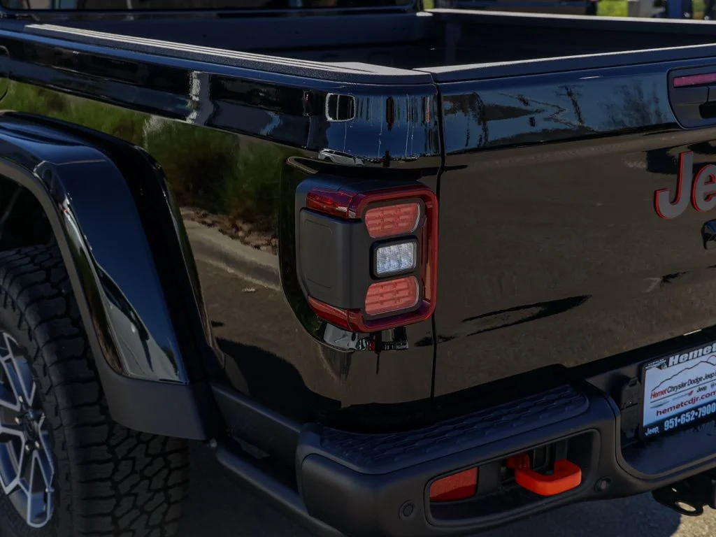 New 2026 Black Clear-Coat Exterior Paint Jeep Mojave image 6