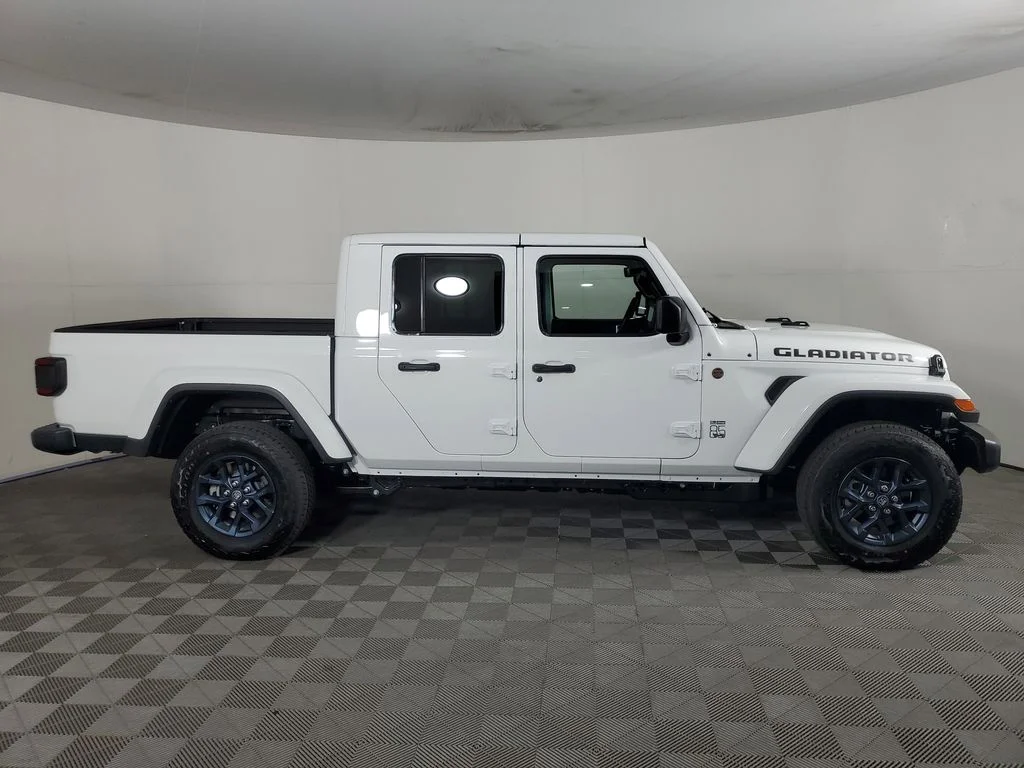 New 2026 Bright White Clear-Coat Exterior Paint Jeep 85th Anniversary Edition image 3