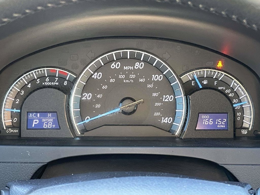 Used 2014 Black Toyota SE image 21