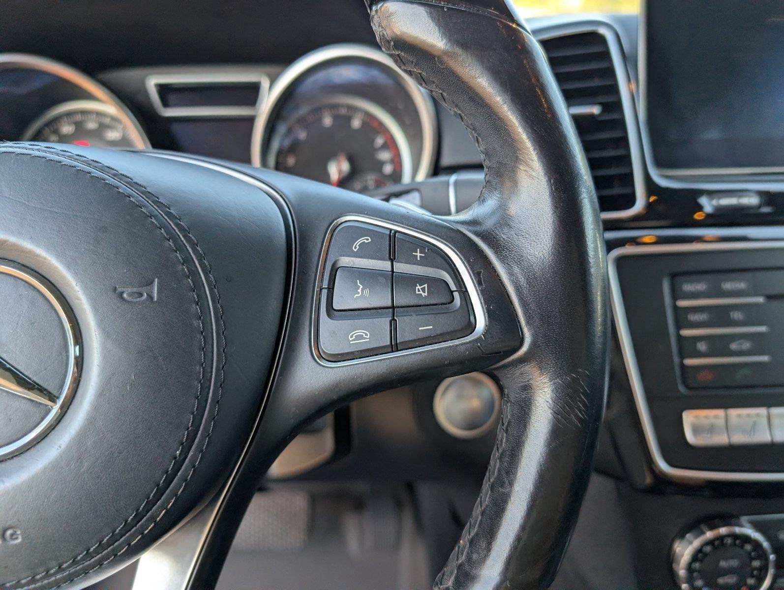 Used 2017 Lunar Blue Metallic Mercedes-Benz GLS 550 image 29