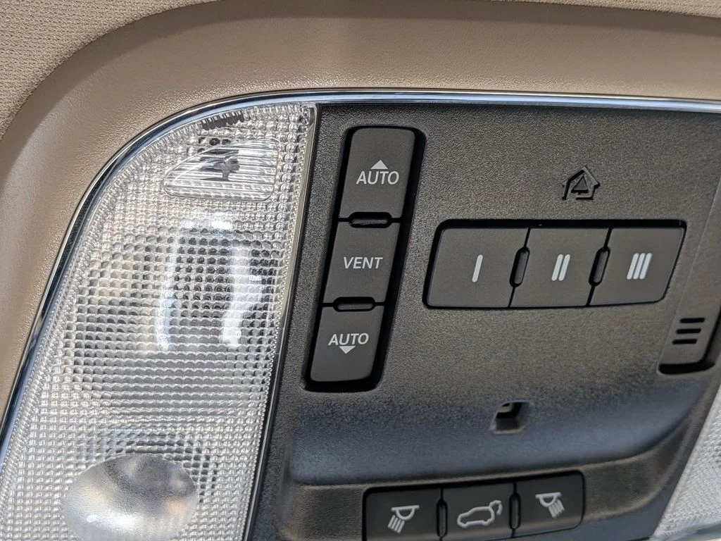 Used 2020 Black Jeep Limited image 22