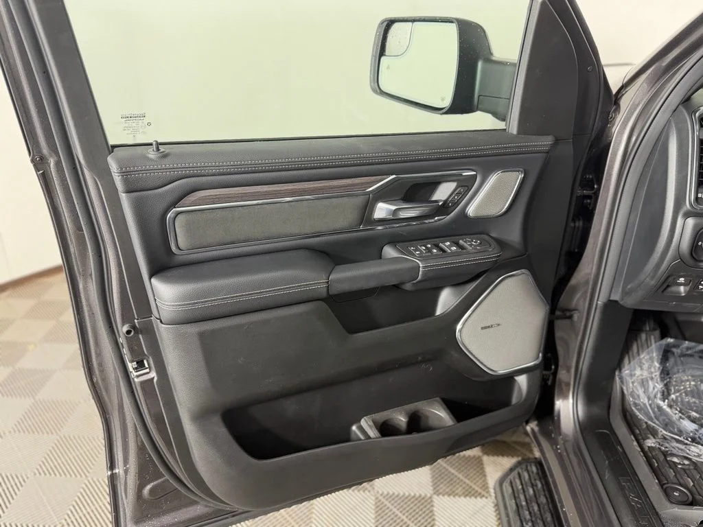 New 2026 Granite Crystal Metallic Clear-Coat Exterior Paint RAM Laramie image 10