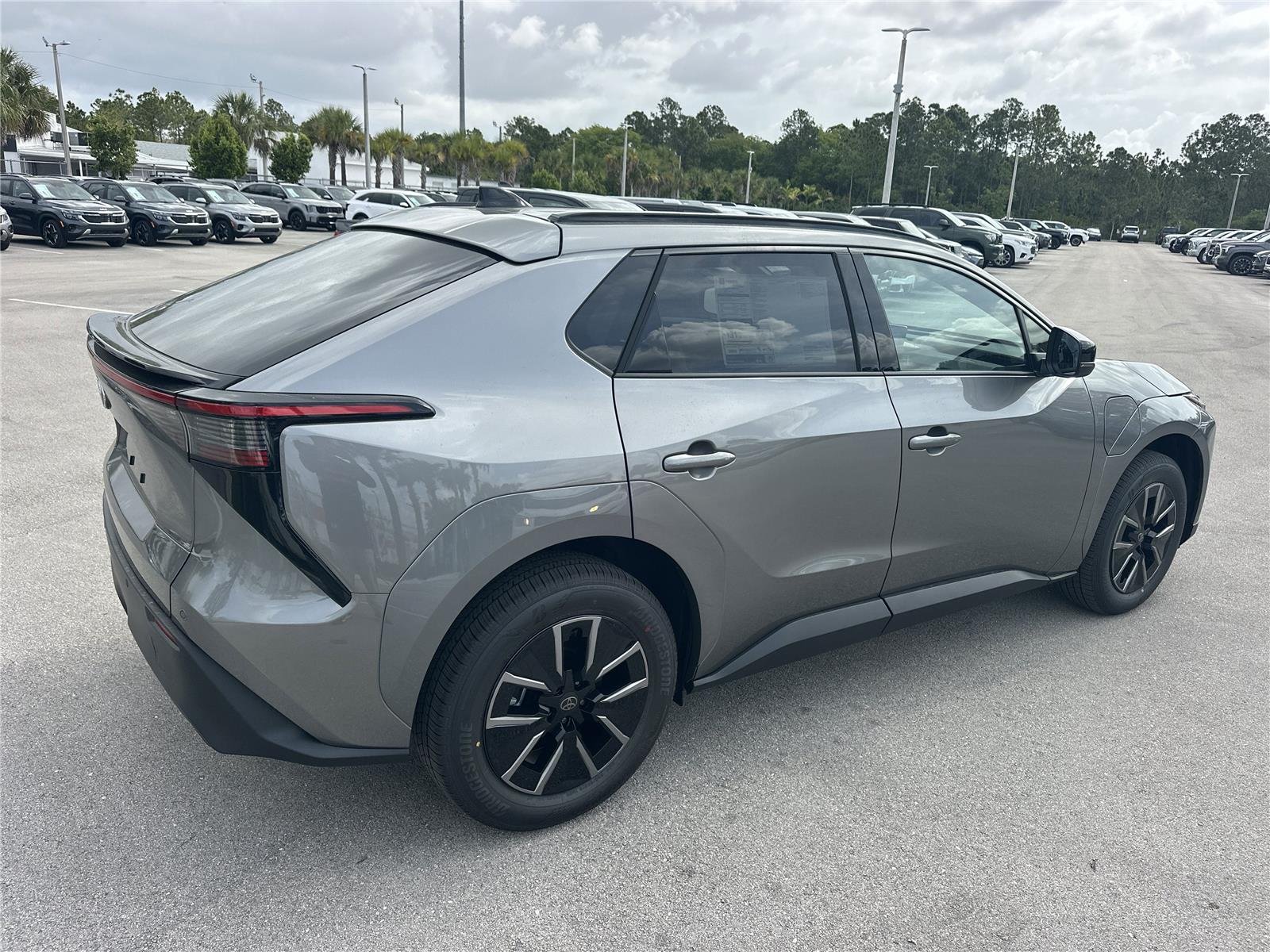 View vehicle photo 5