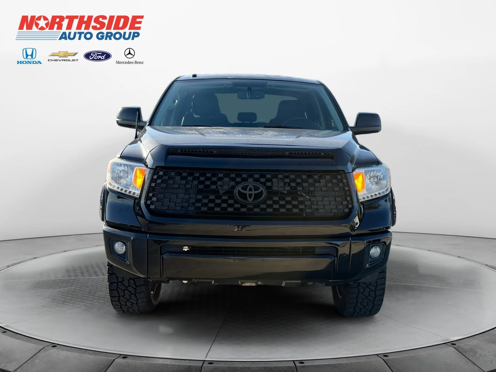 Used 2016 Black Toyota SR5 image 2
