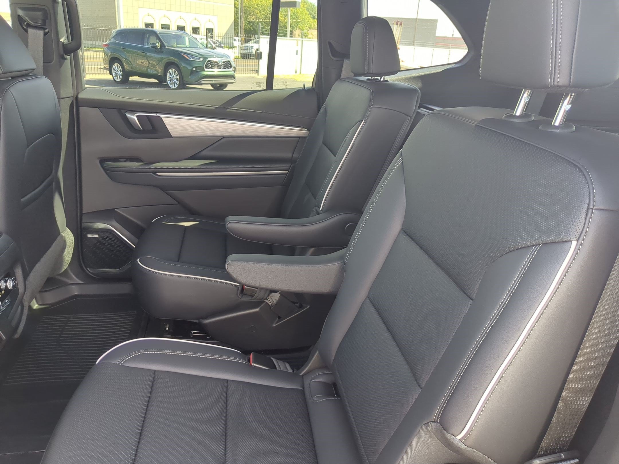 2027 Buick Enclave Preferred - Photo 25