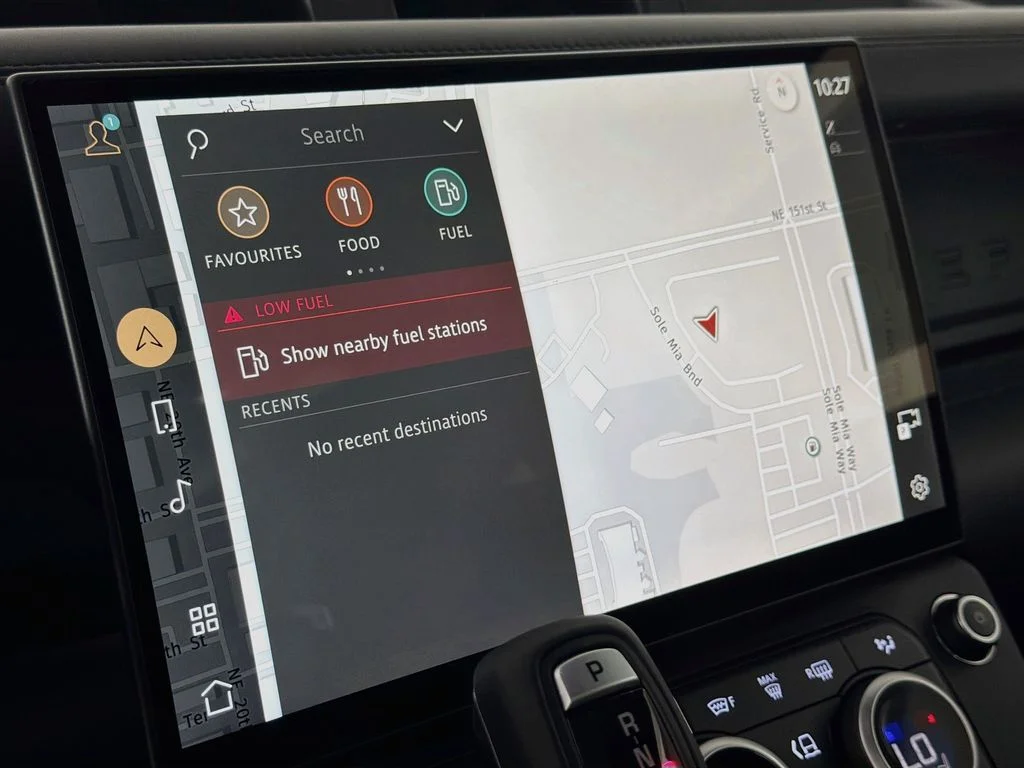 New 2026 Sedona Red Land Rover X-Dynamic SE image 13