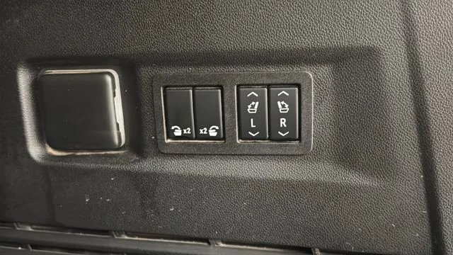Used 2023 Summit White Chevrolet LT image 32