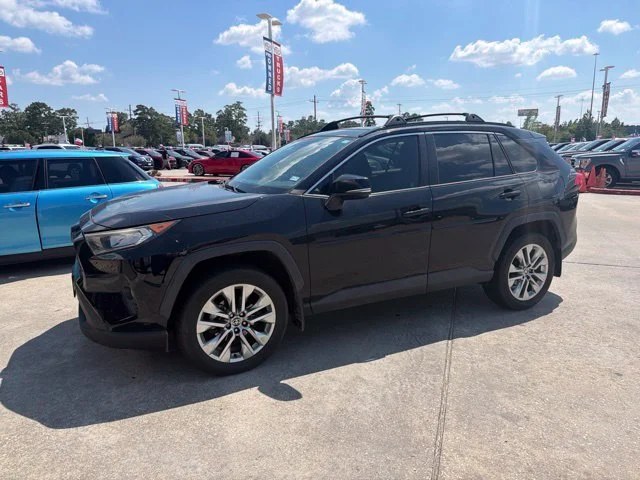 Used 2021 Midnight Black Metallic Toyota XLE Premium image 1