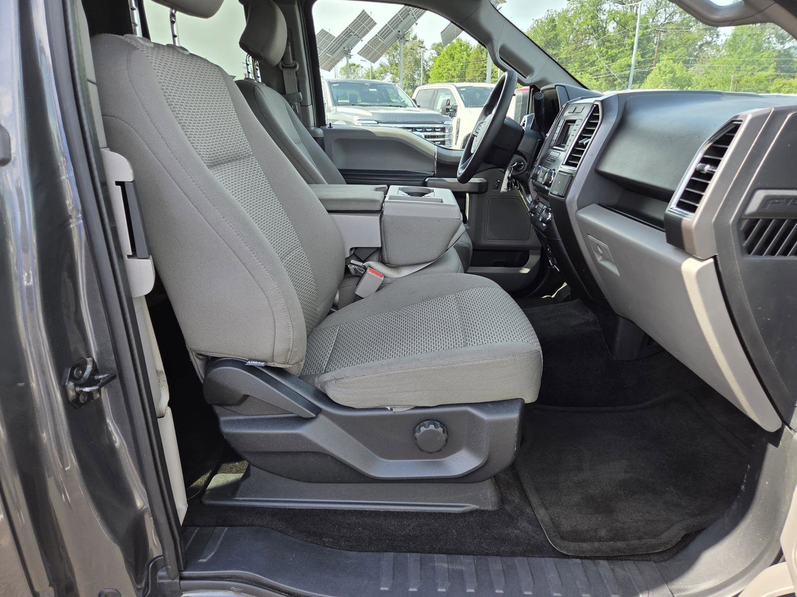 Used 2015  Ford  image 20