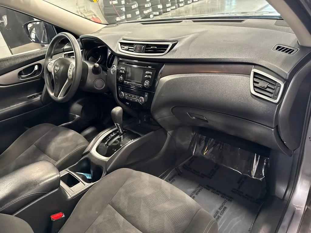 Used 2016 Gray Nissan SV image 15