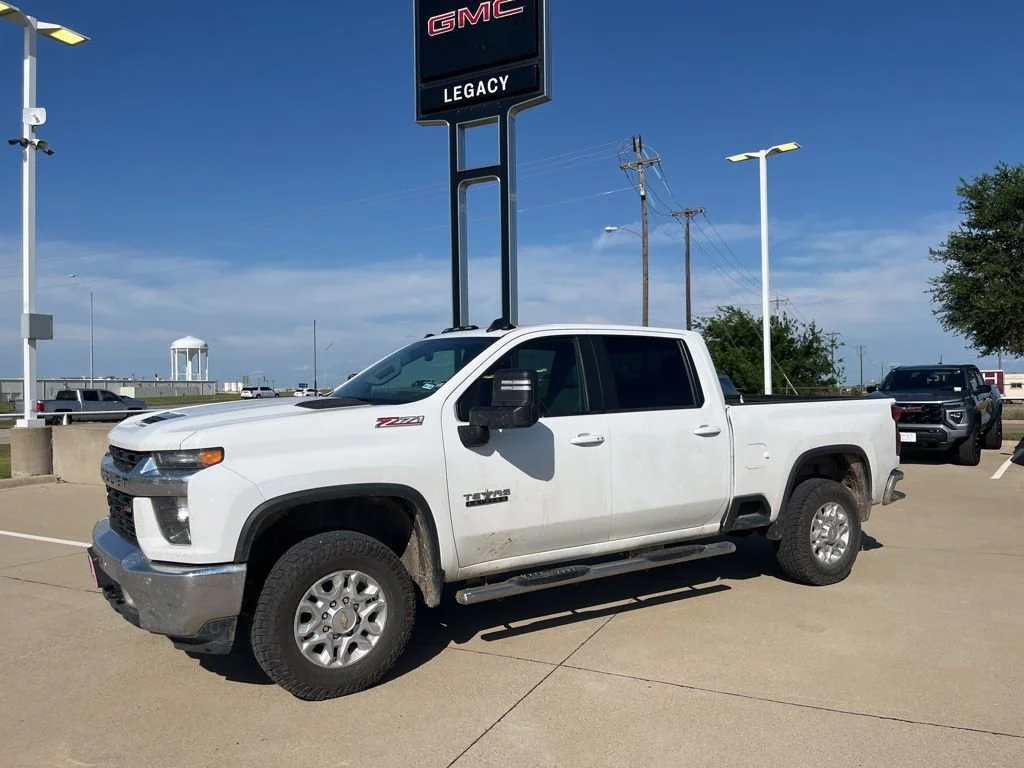 2022 Chevrolet Silverado HD LT 4WD Crew Cab Standard Box's photo