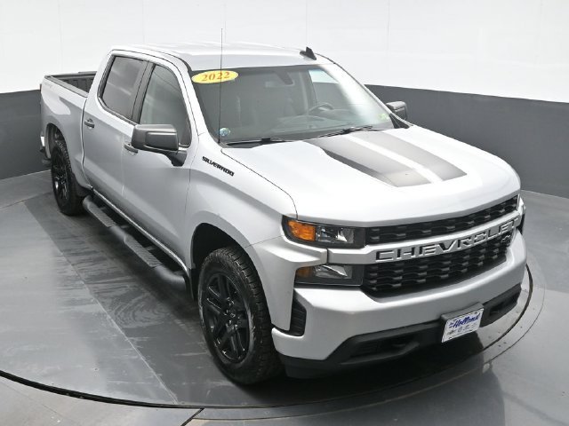 Used 2022 Silver Chevrolet Custom image 14