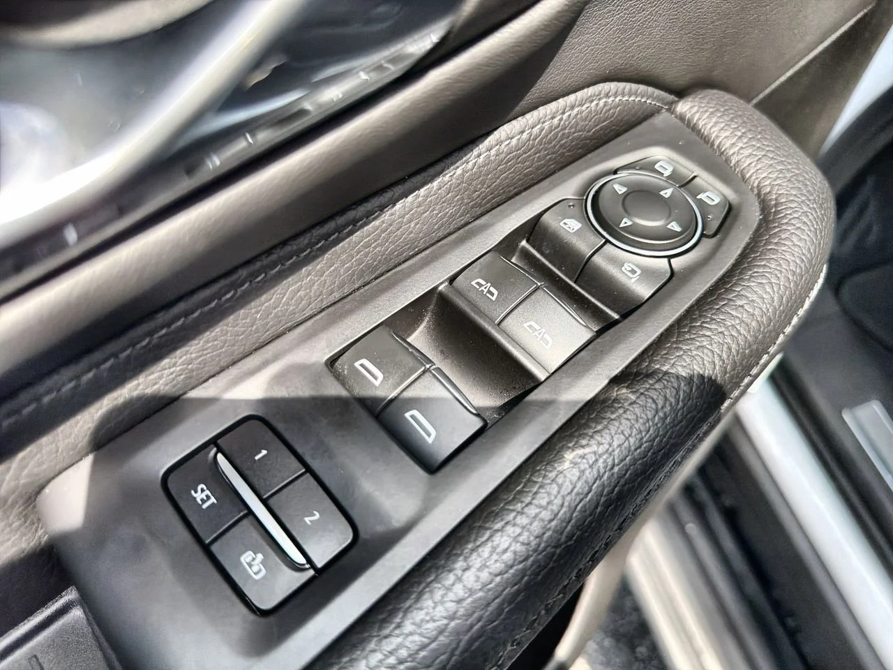 Used 2023 Summit White GMC Denali image 19