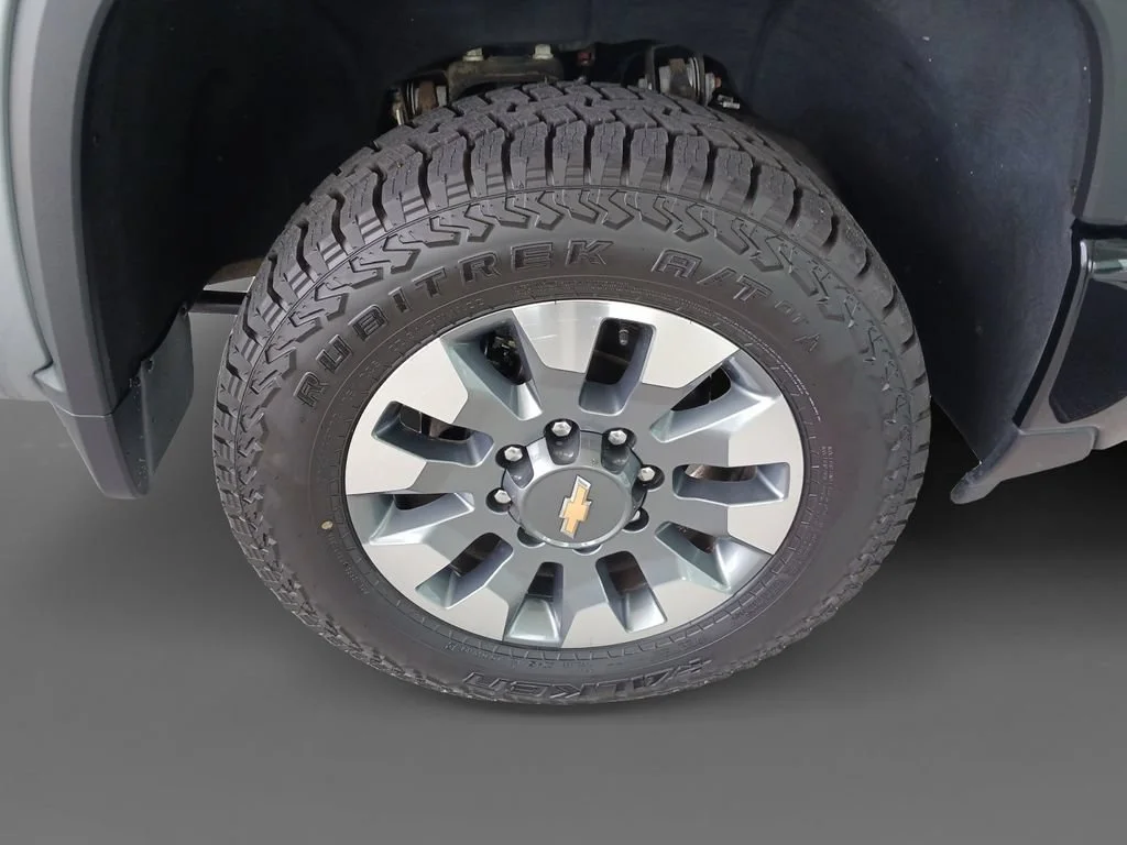 Used 2024 Sterling Gray Metallic Chevrolet Custom image 15