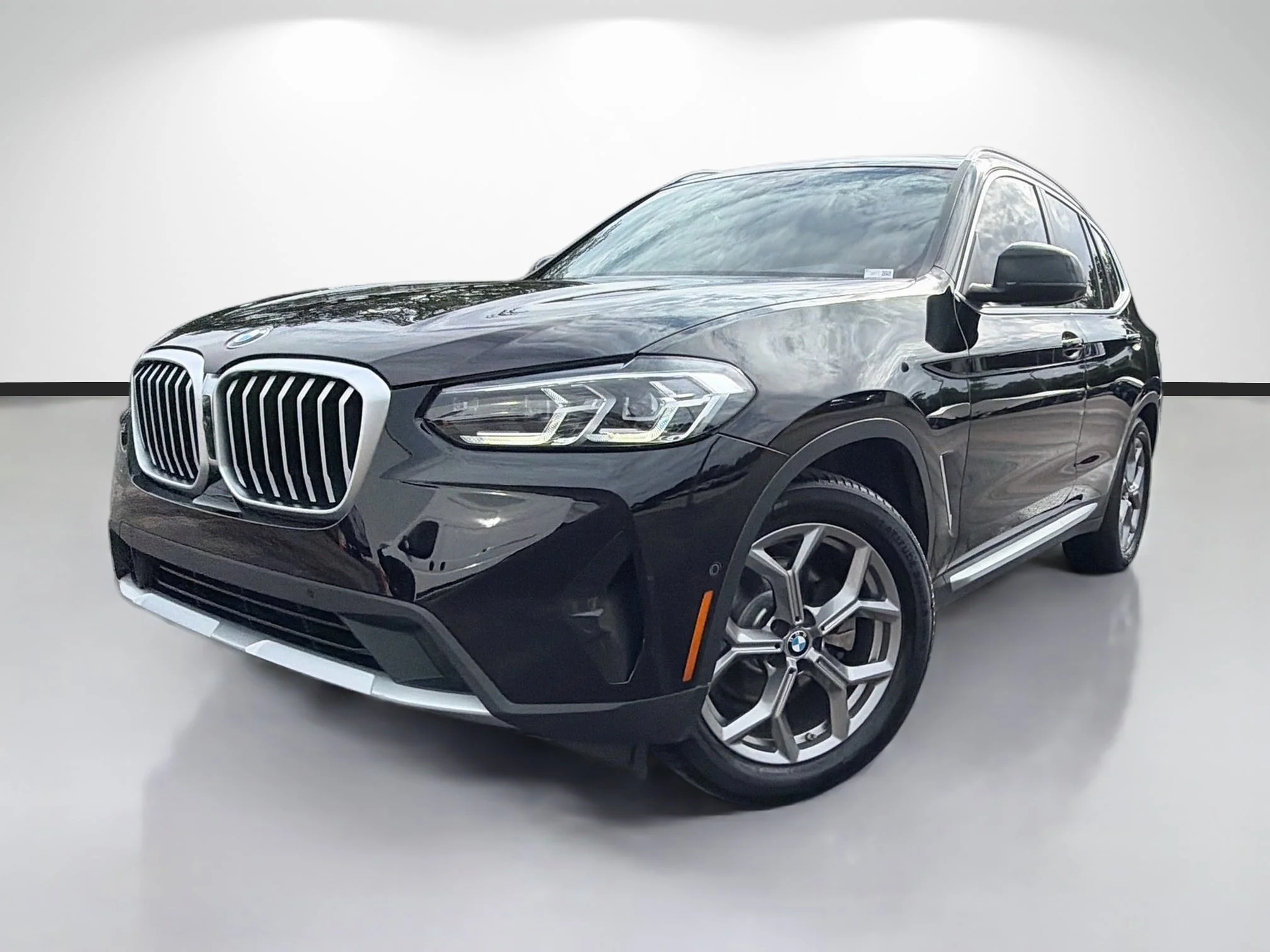 Used 2023 Jet Black BMW xDrive30i image 1