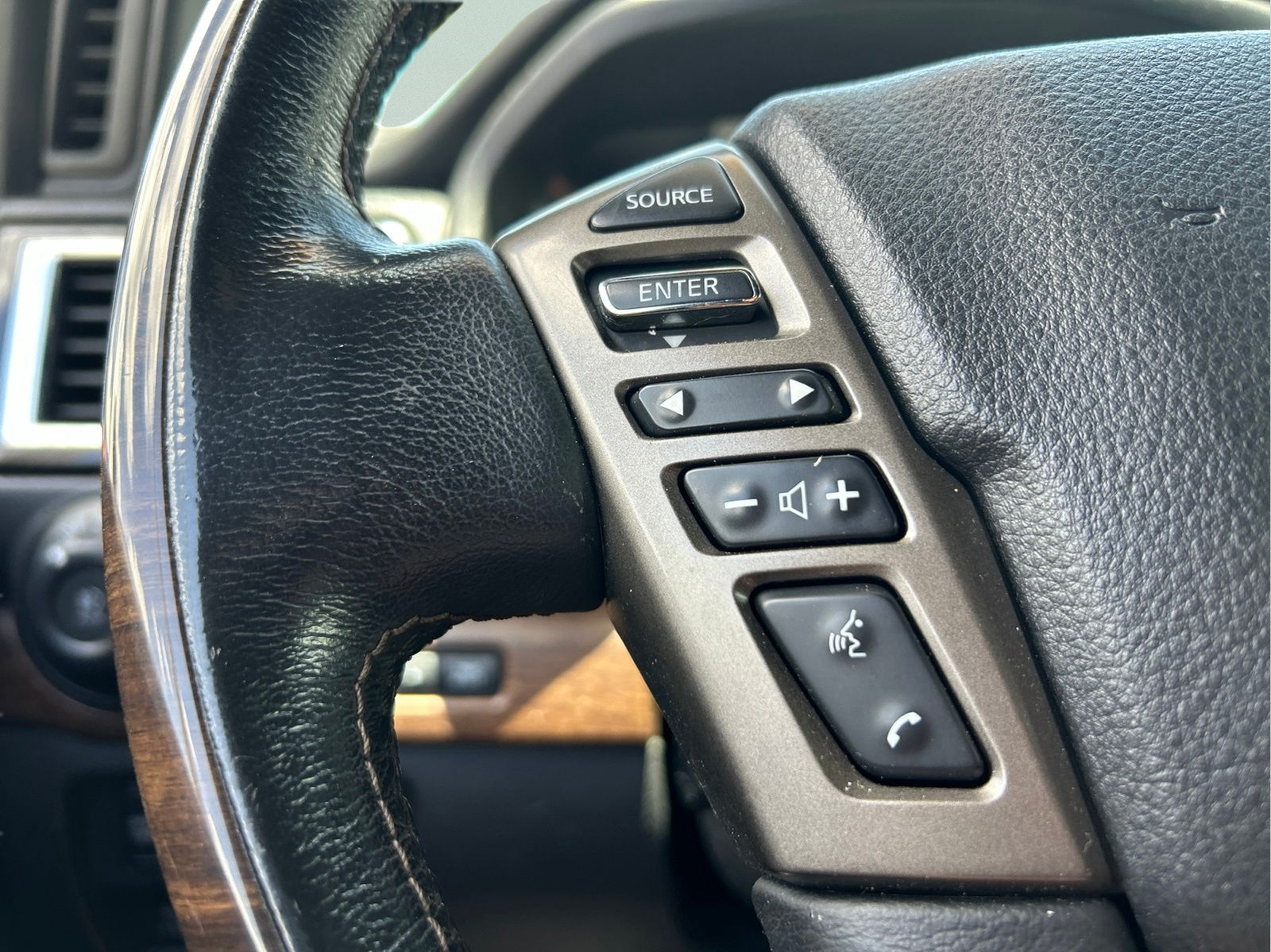 Used 2021 White Nissan Platinum Reserve image 14