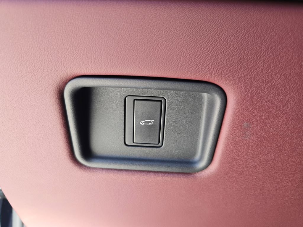 Certified Used 2023 Portofino Blue Metallic Land Rover Autobiography image 27