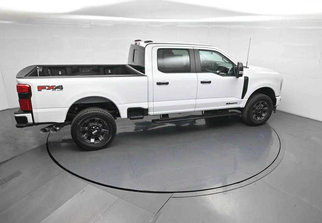New 2026 Oxford White Ford XL image 34
