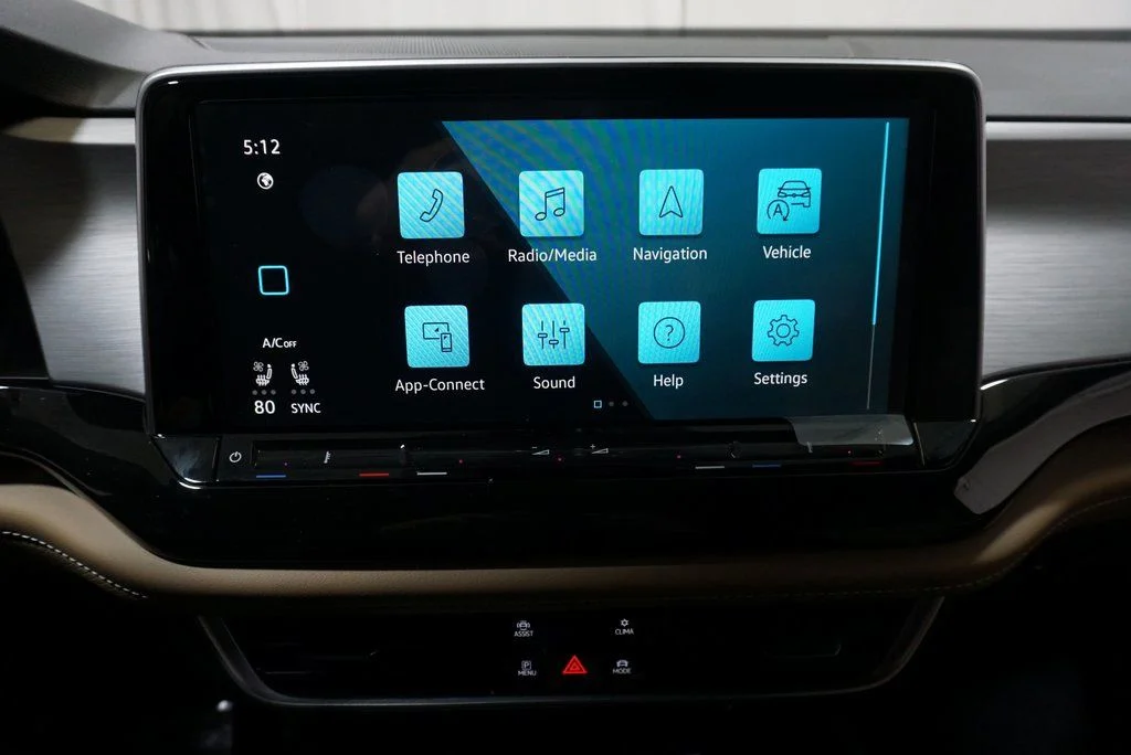 2025 Volkswagen Atlas Cross Sport SE w/Tech - Photo 17