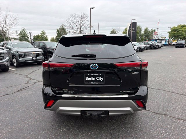 Used 2022 Midnight Black Metallic Toyota Platinum image 7