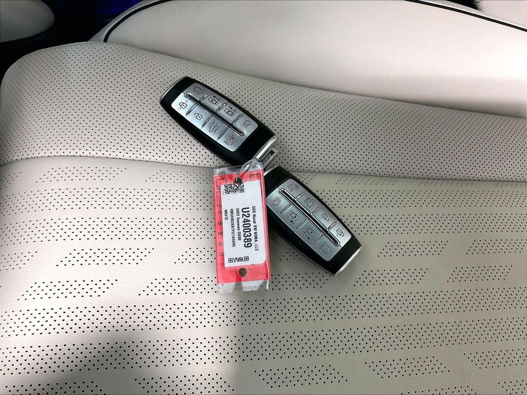 Used 2023 White Genesis 2.5T image 31