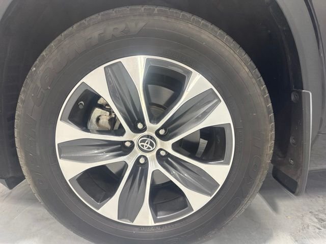 Used 2021 Brown Toyota XLE image 11