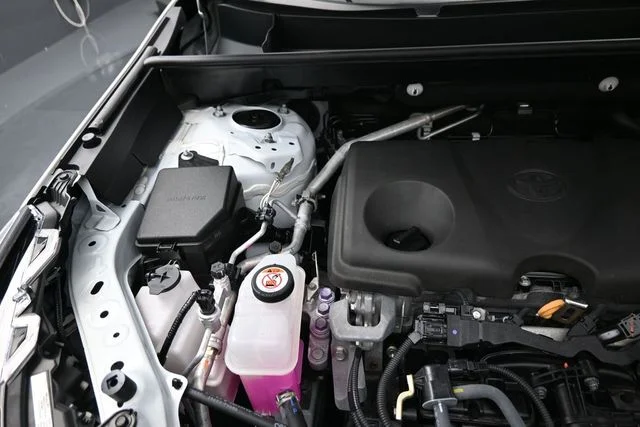 Used 2025 White Toyota XLE image 31