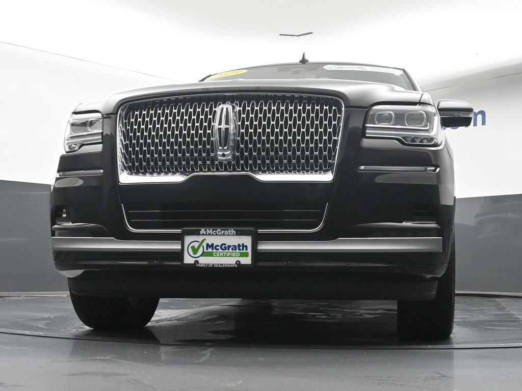 Used 2023 Black Lincoln Reserve image 7