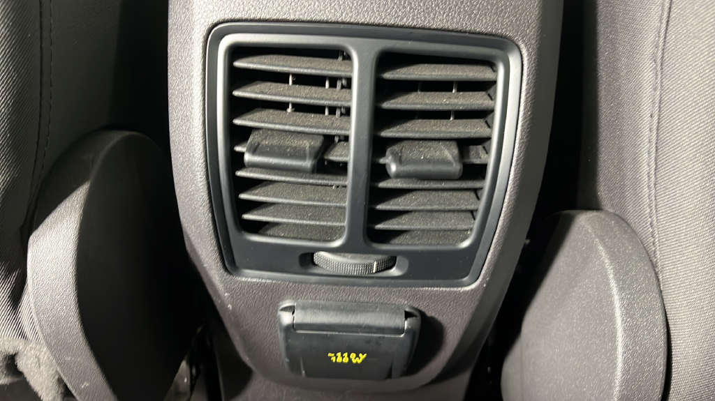 Used 2014 Ingot Silver Ford SE image 33