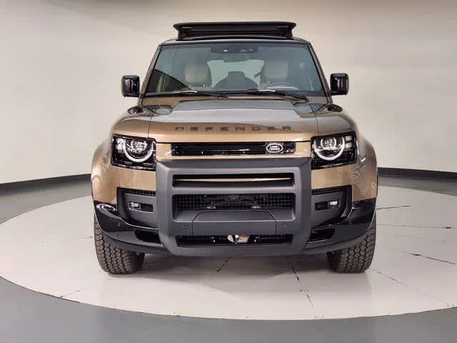 New 2026 Gondwana Stone Metallic Land Rover X-Dynamic SE image 9