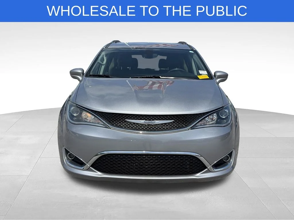 Used 2020 Silver Chrysler Touring L image 24