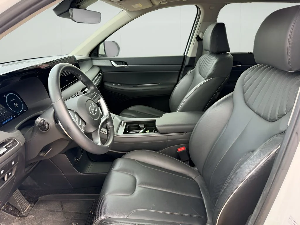 Used 2024 Hyper White Hyundai Limited image 7