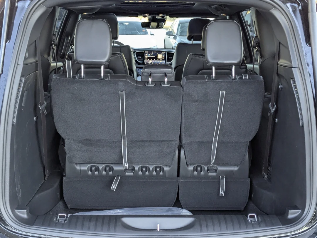 New 2026 Black Chrysler Select - - FWD - Panoramic Sunroof - Power Sliding Doors - S App Pkge & More! image 29