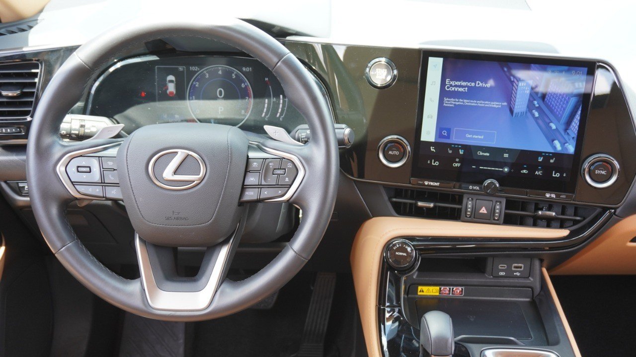 Certified Used 2025 EMINENT WHITE PEARL Lexus NX 350 Premium image 29