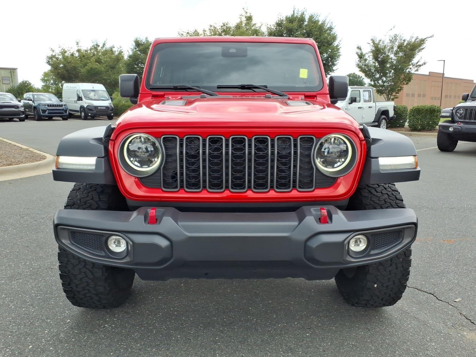 Used 2025 Firecracker Red Clearcoat Jeep Rubicon image 14