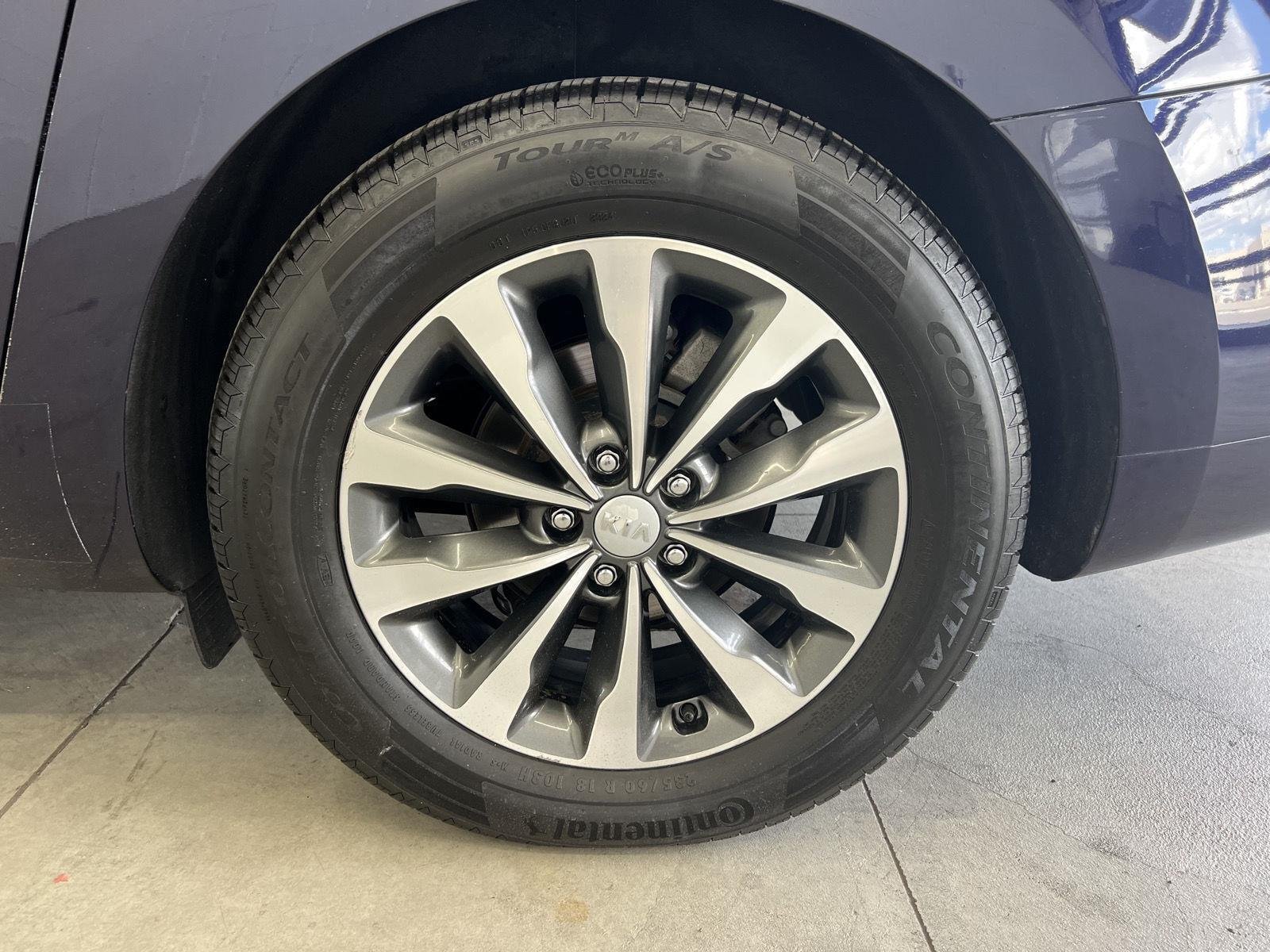Used 2018 Celestial Blue Kia SX image 10