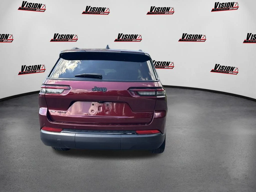 Used 2023 Red Jeep Altitude image 6