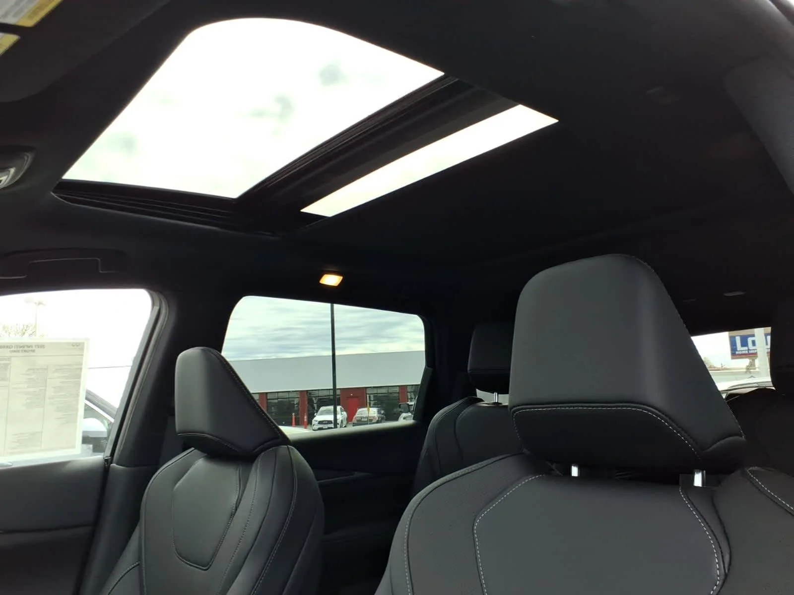 New 2027 Radiant White/Black Obsidian INFINITI SPORT image 11