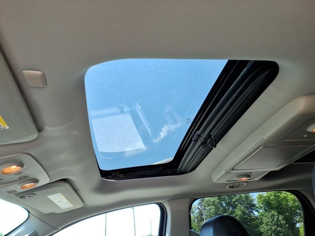 Used 2014 Iridium Metallic GMC Denali image 13