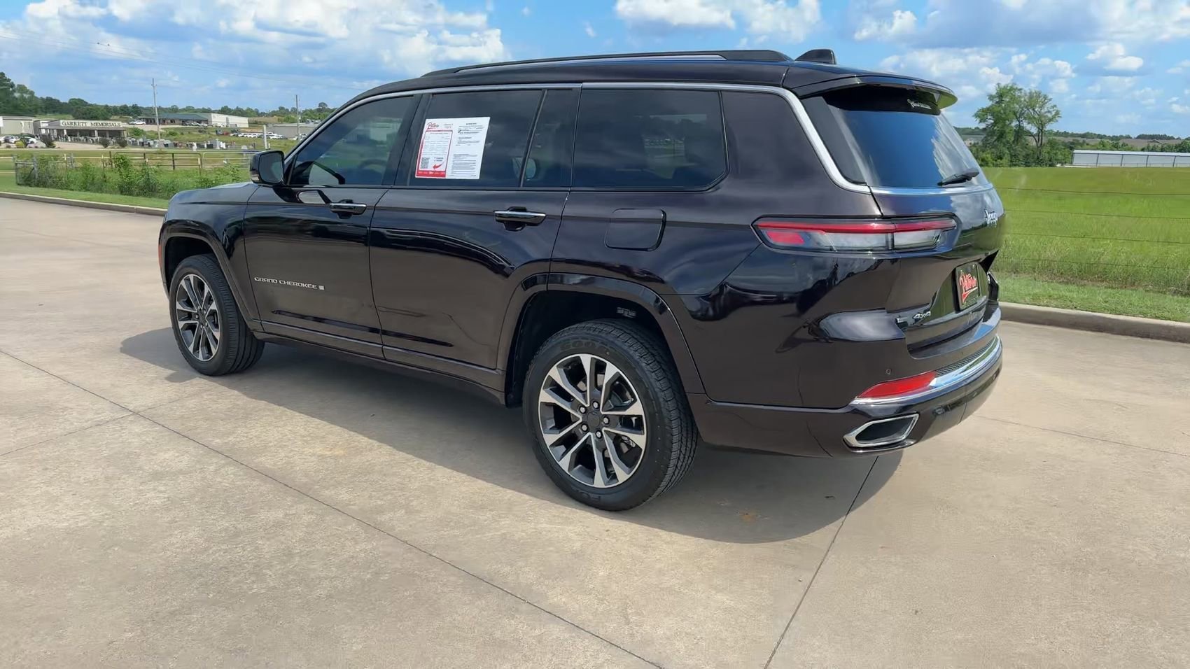 Used 2022 Ember Pearlcoat Jeep Overland image 7