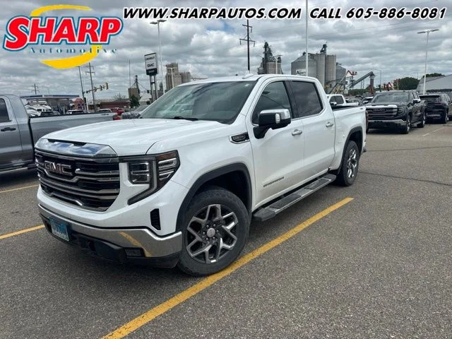 Used 2022 White GMC SLT image 1