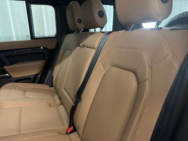 New 2026 Santorini Black Land Rover X-Dynamic SE image 15
