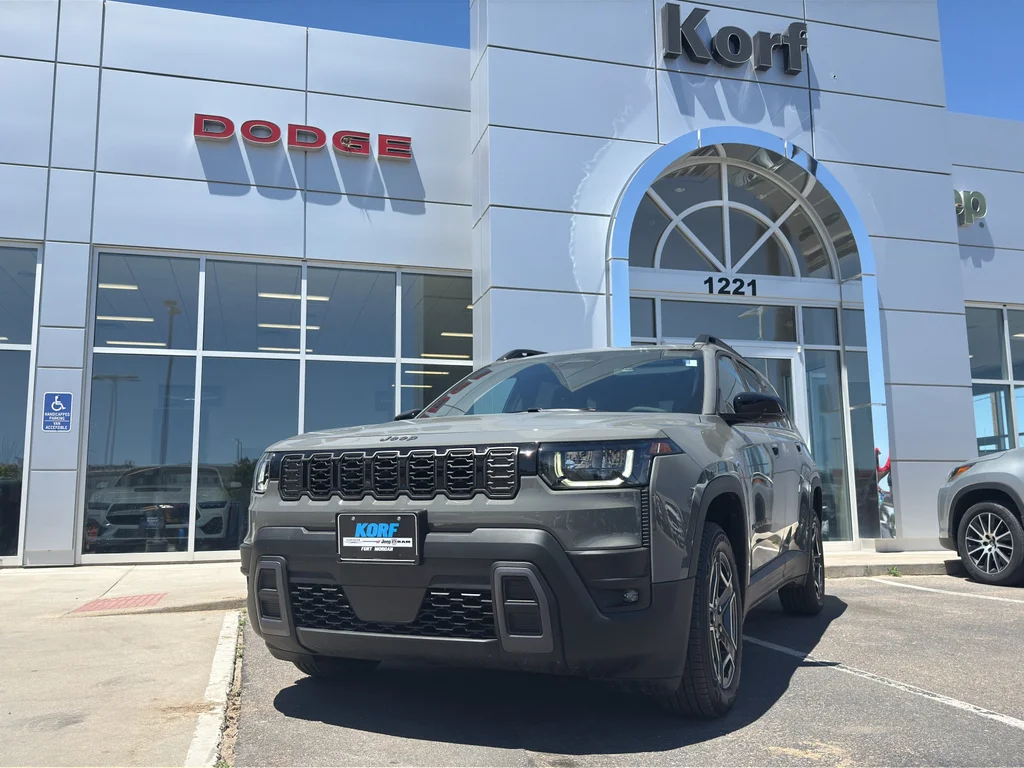 New 2026 Sting-Gray Clear-Coat Exterior Paint Jeep Limited image 40