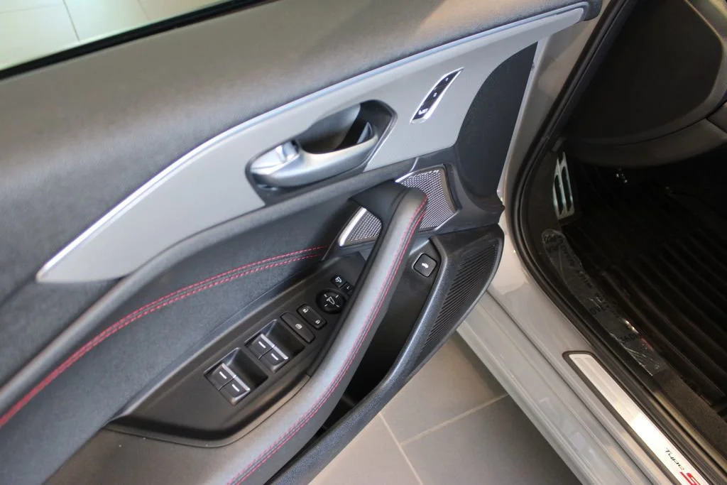 Used 2025 Urban Gray Pearl Acura TYPE S image 66