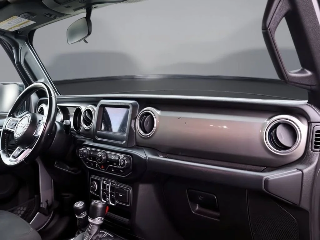 2020 Jeep Wrangler Unlimited Sahara - Photo 21