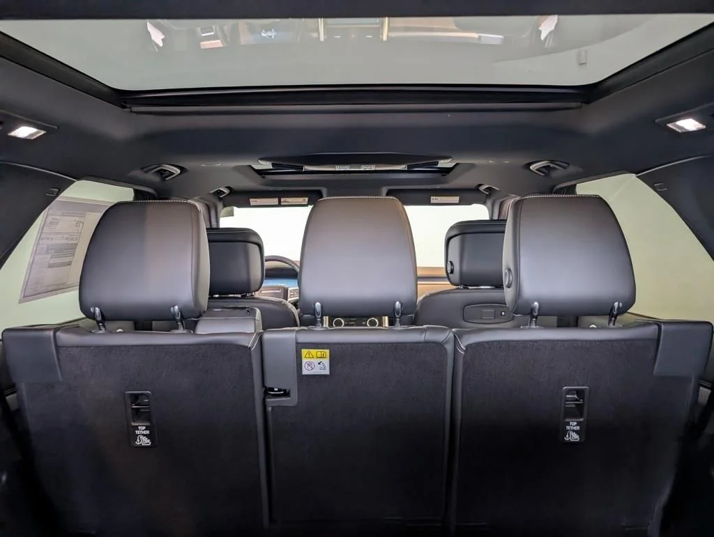 New 2026 Carpathian Grey Land Rover  image 32