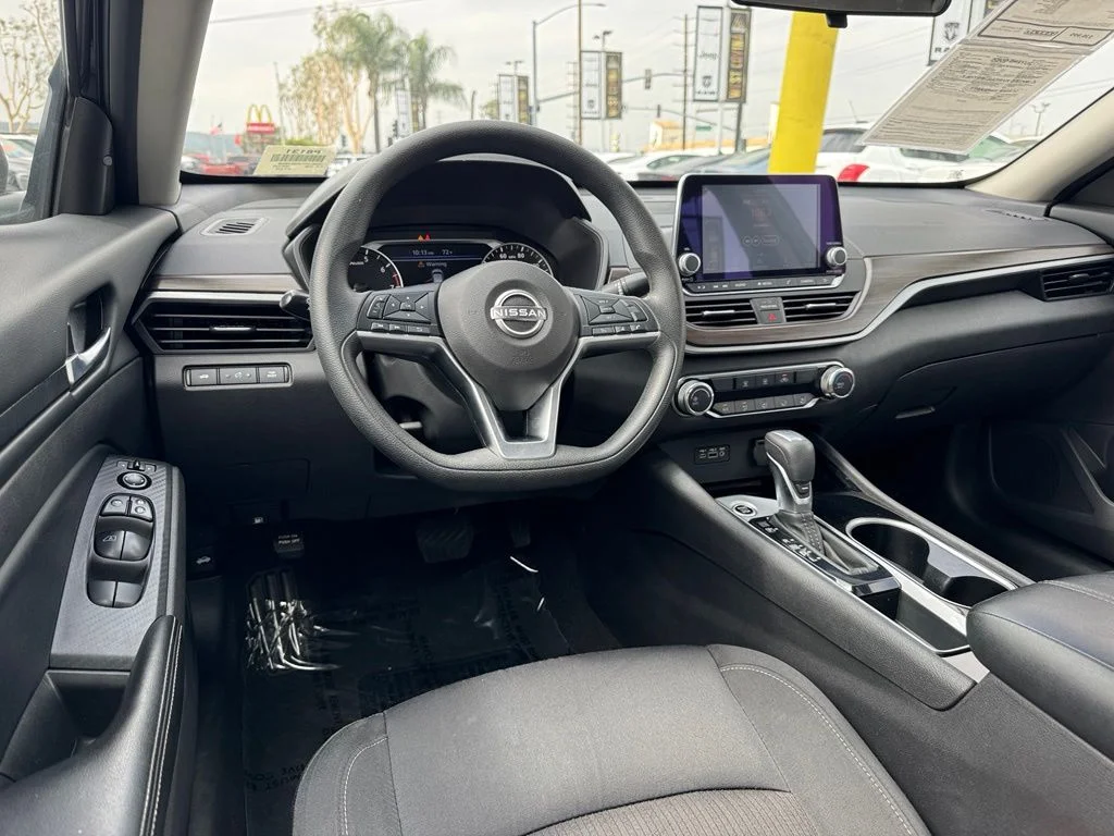 Used 2024 Black Nissan 2.5 SV image 27