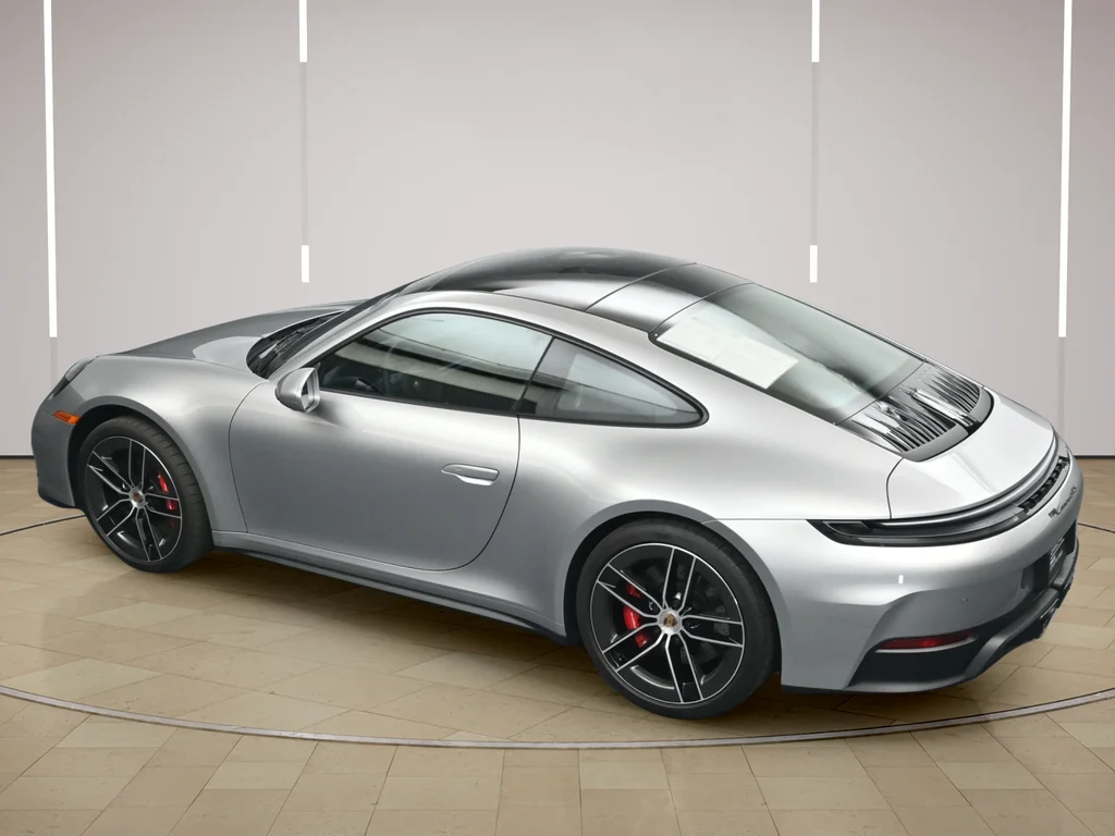 2025 Porsche 911 GTS - Photo 36